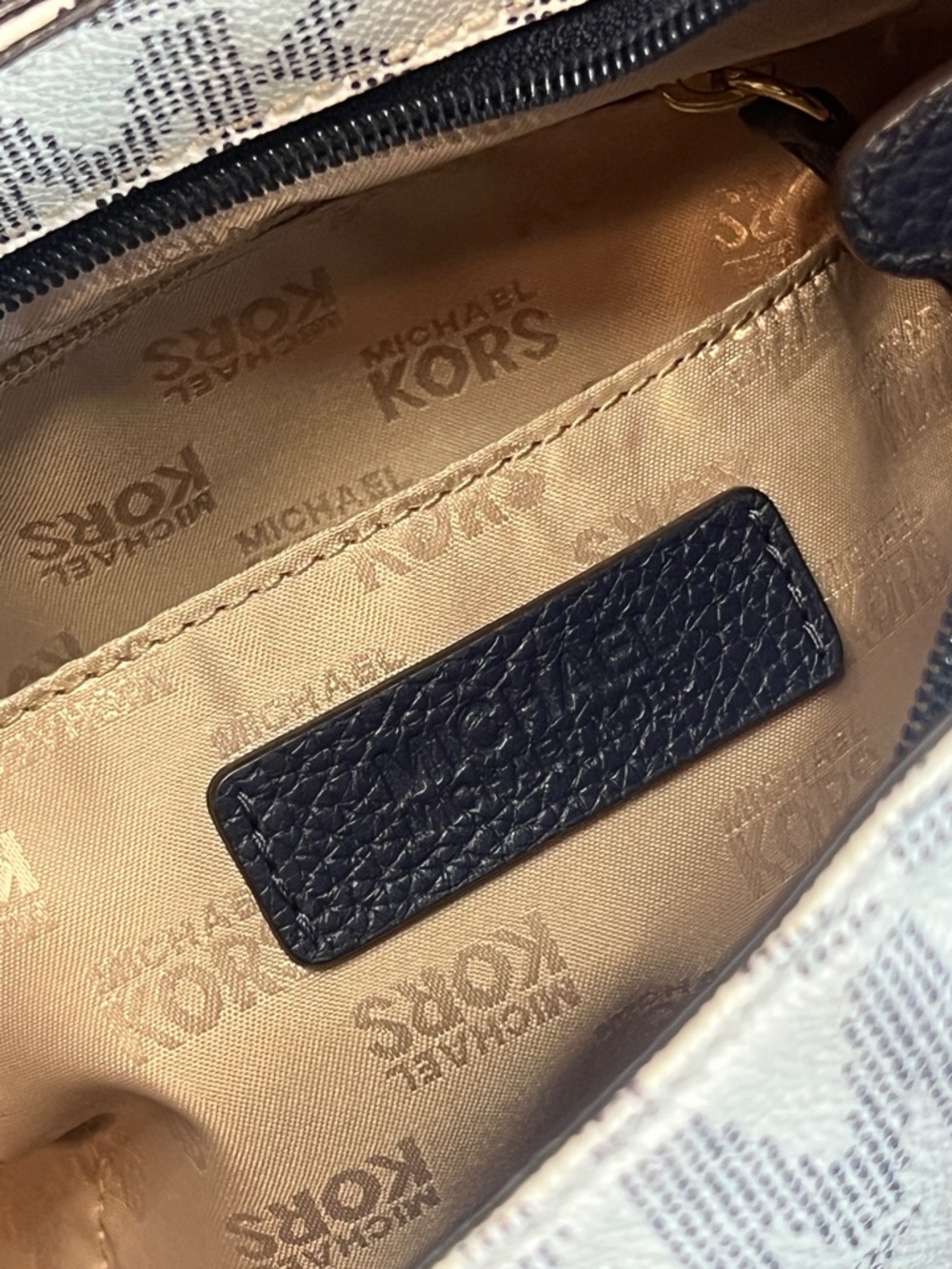 Michael Kors Crossbody Purse Bag Messenger White Navy Signature Logo - Picture 10 of 12